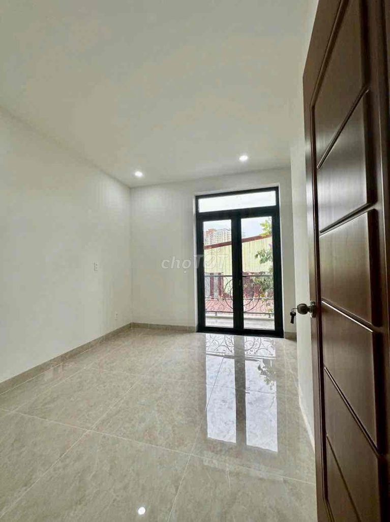 Rent a new house that built Trung Mỹ Tây District 12 3 3 3 3 floors 5 bedroom 5 bathrooms through a 13.5 million truck.