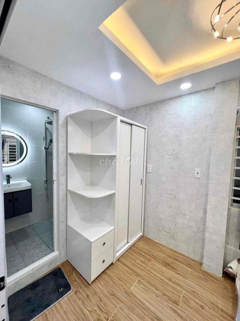 Hoàng Sa rent is required, P Võ Thị Sáu, District 3.