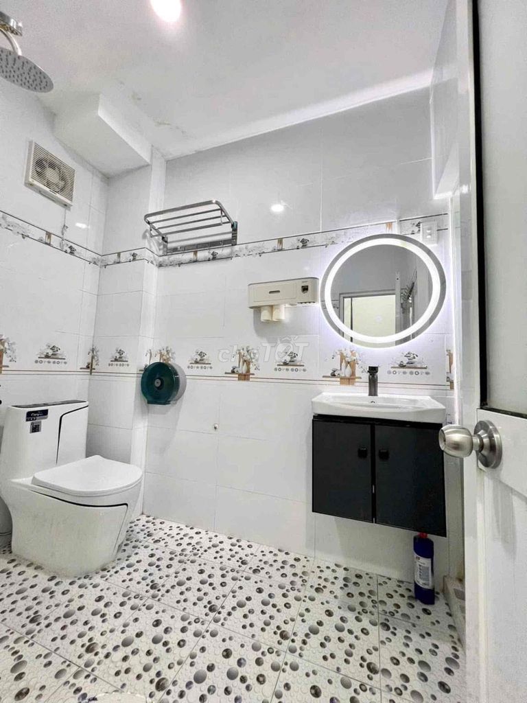 Hoàng Sa rent is required, P Võ Thị Sáu, District 3.