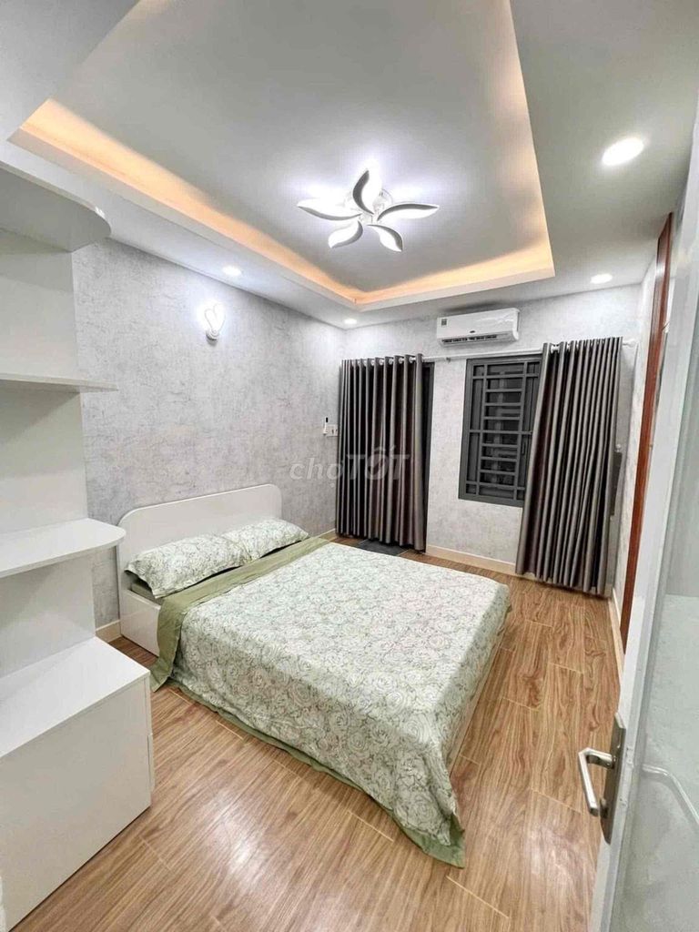 Hoàng Sa rent is required, P Võ Thị Sáu, District 3.