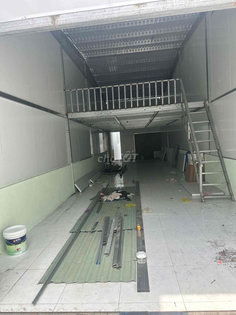 Rent a new warehouse building Hà Huy Giáp tx District 12 bordering 150 meters, 7 million cheap