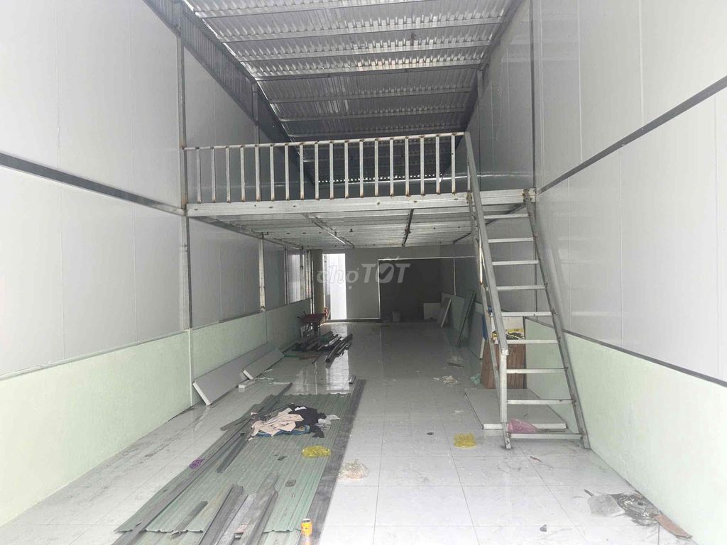Rent a new warehouse building Hà Huy Giáp tx District 12 bordering 150 meters, 7 million cheap