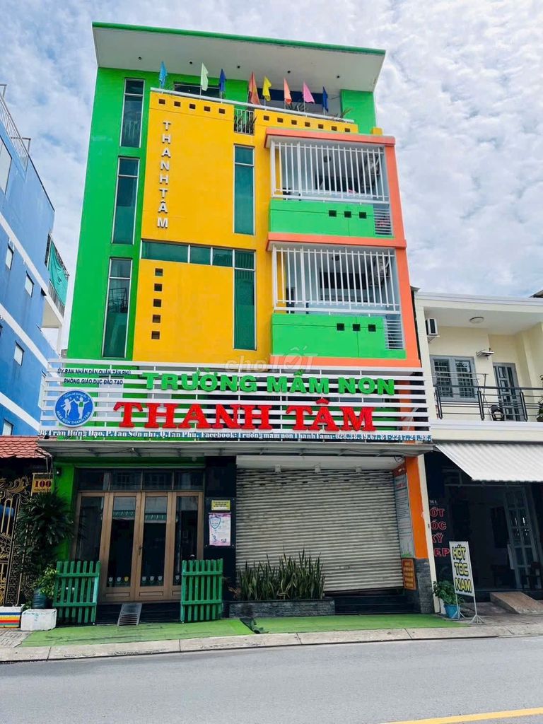 It's for the Trần Hưng Đạo Business Front. It's a nice four.