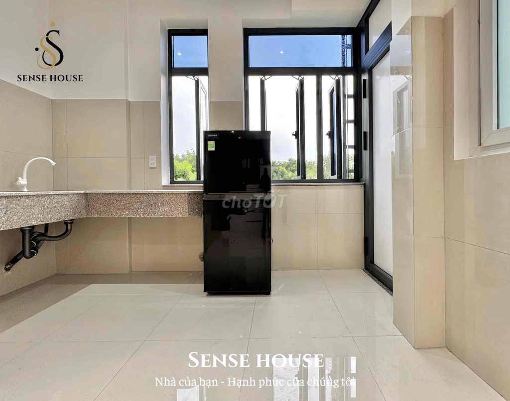 Rent a window-door skylight through aeon Mall 3 minutes