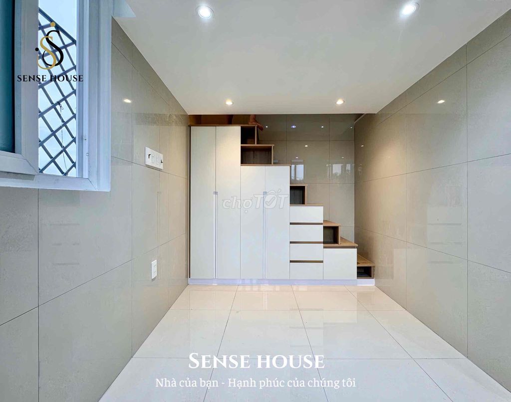 Rent a window-door skylight through aeon Mall 3 minutes