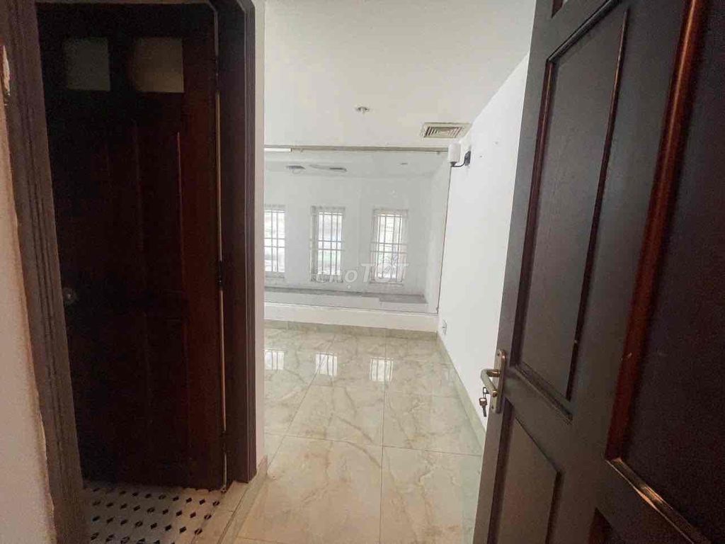 Rent room - cash - with air conditioning - private toilet