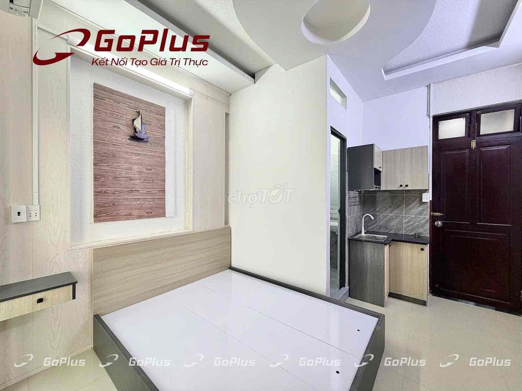 renting rooms of his own balcony