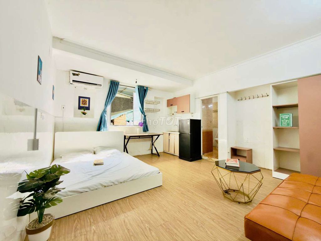 Sky Window studio - full interior - convenient 4 p district 10