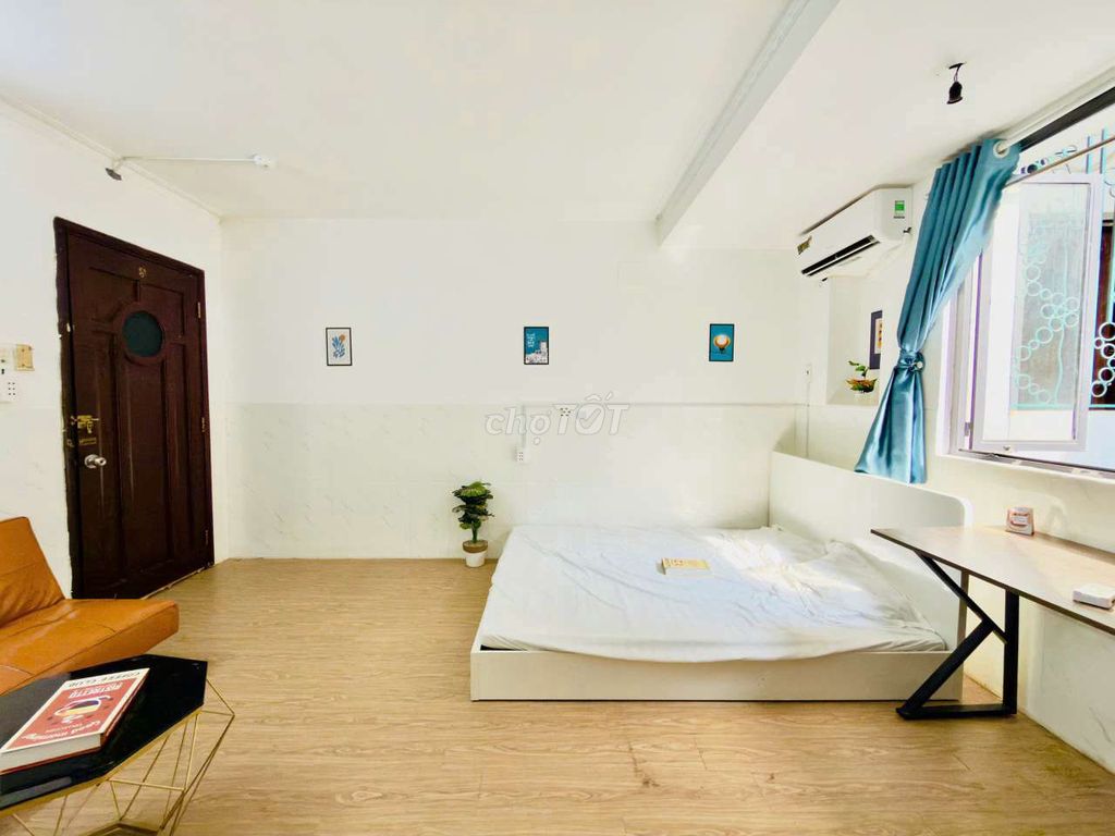 Sky Window studio - full interior - convenient 4 p district 10