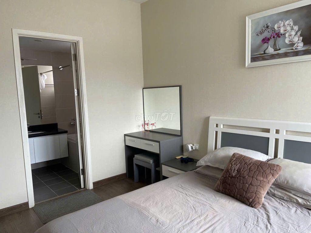We need to rent out Diamond Lotus Riverside.