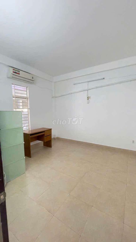 3th floor 5th bedroom Hoàng Quốc Việt truck accessories, area 5x 18 M