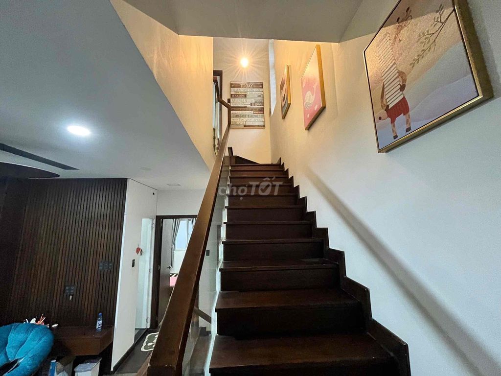 Rent a nice full interior striper Liên Phường for 16 million a month.