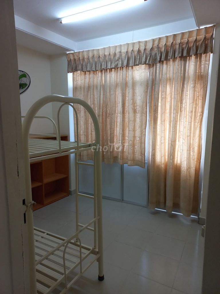Need to have a room with women at 15 meters at số 1,210 A.M.M., hc.
