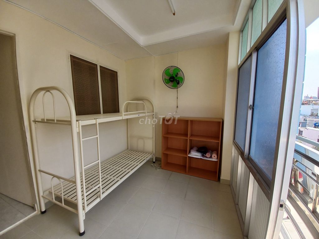 Need to have a room with women at 15 meters at số 1,210 A.M.M., hc.