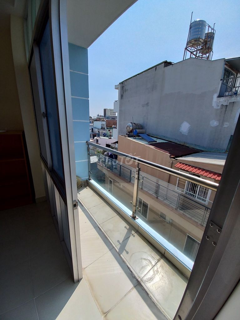 Need to have a room with women at 15 meters at số 1,210 A.M.M., hc.