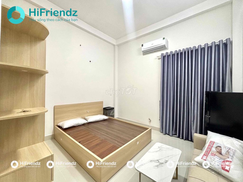 Open a private washing machine bedroom, full furniture.