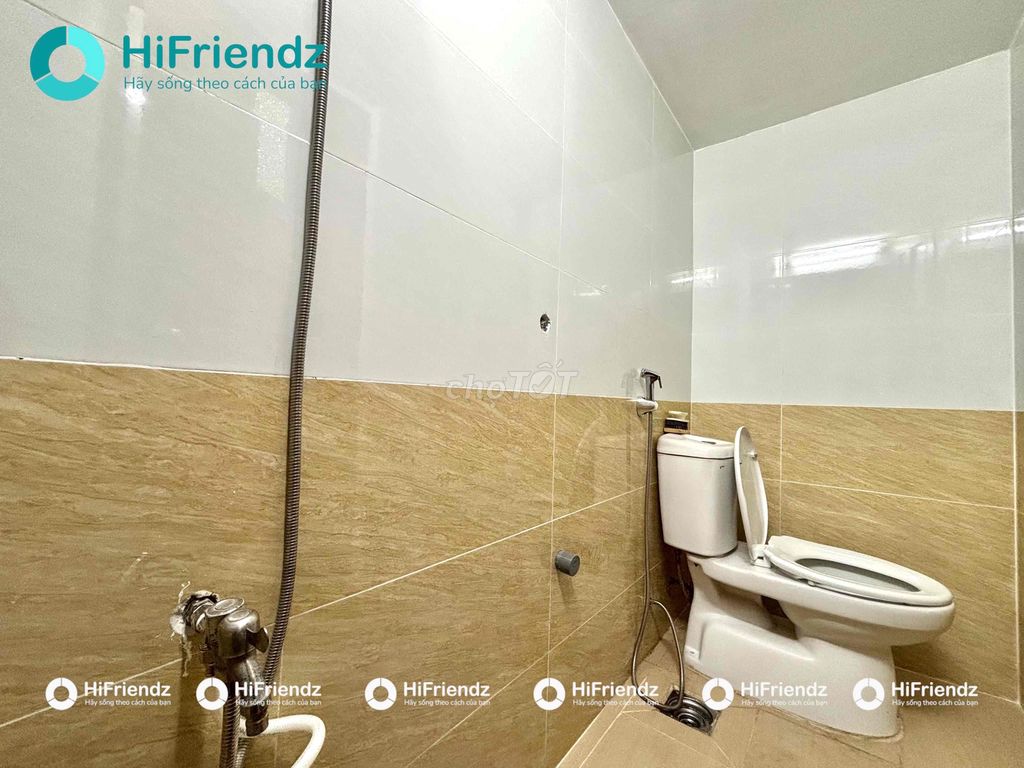 Open a private washing machine bedroom, full furniture.