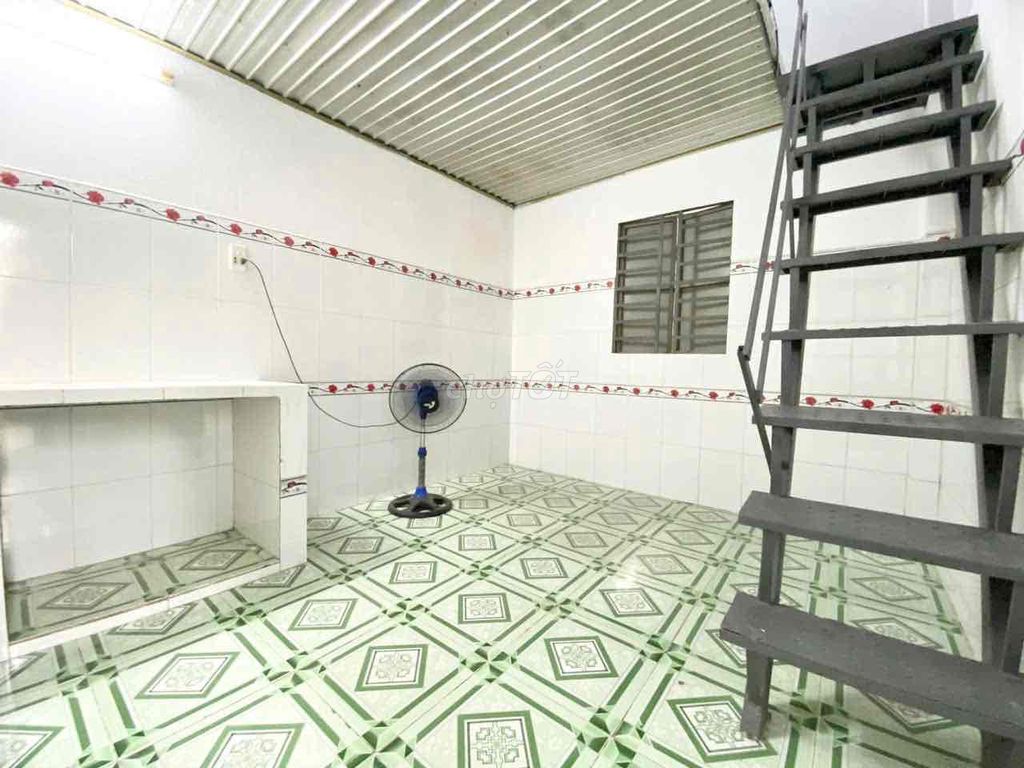 Rent room 2M high guard room ready air conditioning near the permanent University of huit