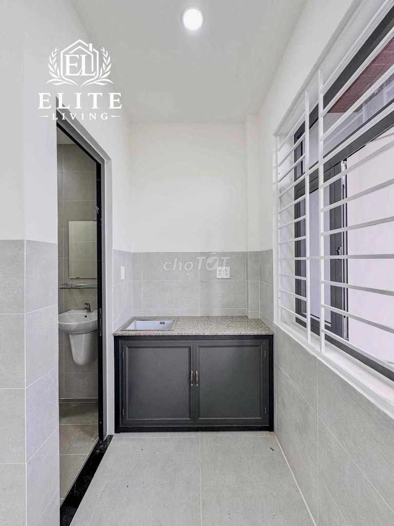 Lê Văn Việt-end room is 100 percent new, close to high-tech.