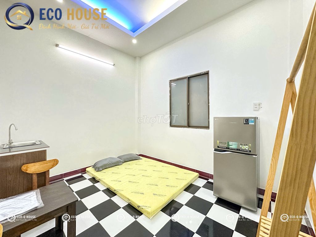 Tân Phú district motels. Closest college.