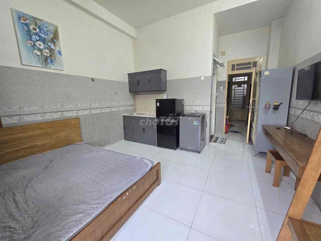 The inside room-- there's a balcony, a personal washing machine Đỗ Bí-- Tân Phú