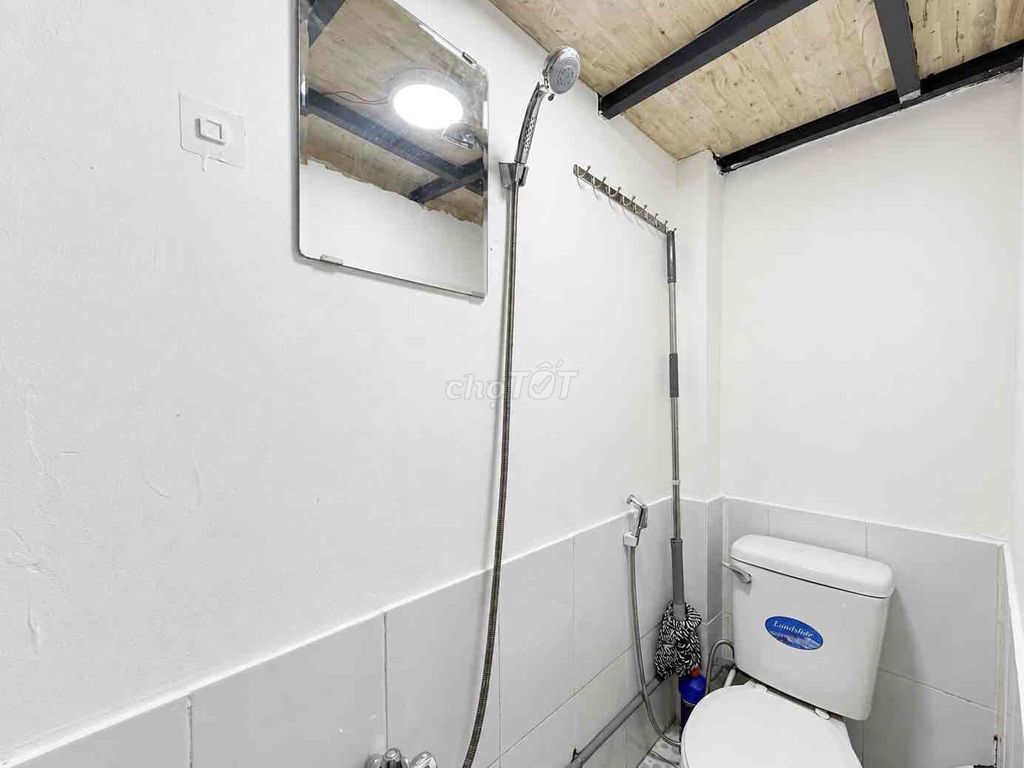 Cheap hotel room right here at the storehouse for only 2.80,000.