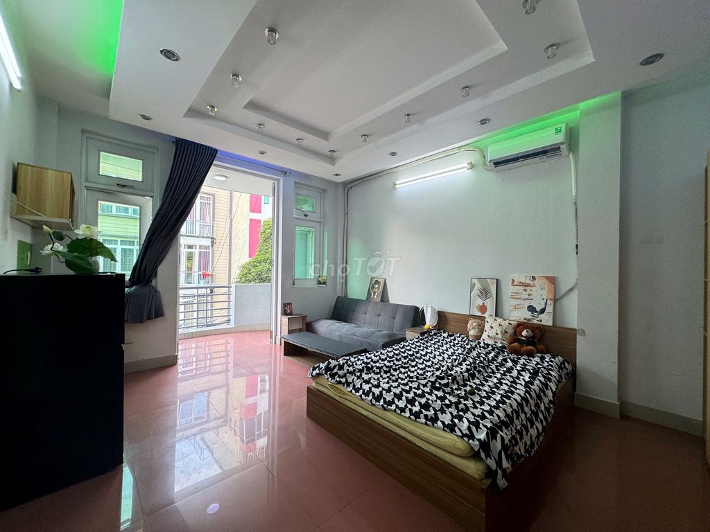 The Tân Bình wide balcony studio only 6 million5