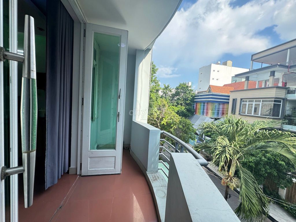 The Tân Bình wide balcony studio only 6 million5