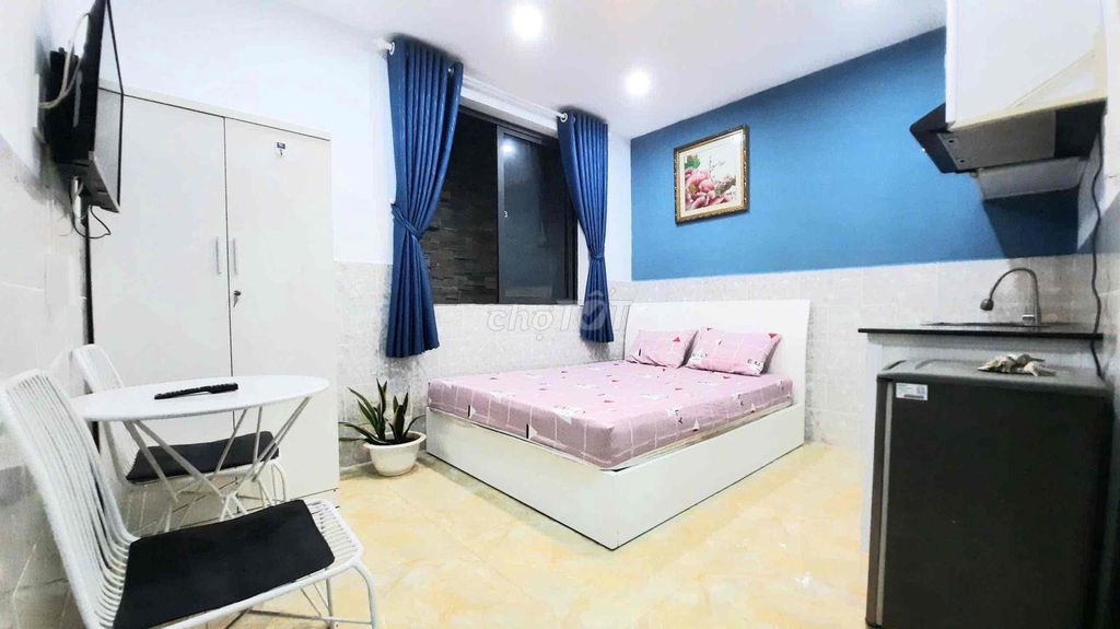 Rent a cheap sky window studio near Lotte, kcx, wide District 7