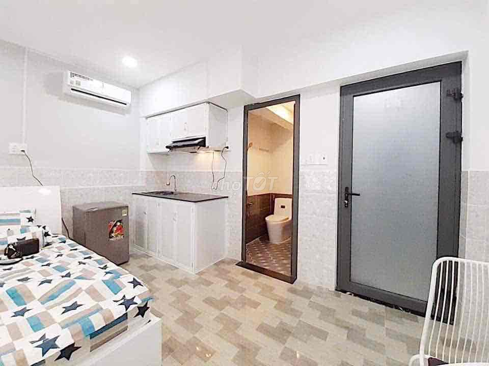 Rent a cheap sky window studio near Lotte, kcx, wide District 7