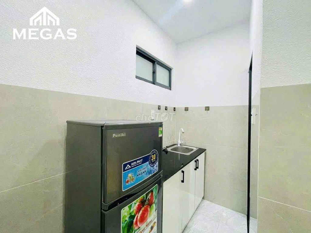 Rent a 5 million-car alleys with elevators and guards, car vaults wide.