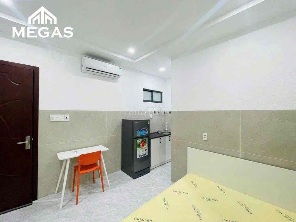 Rent a 5 million-car alleys with elevators and guards, car vaults wide.
