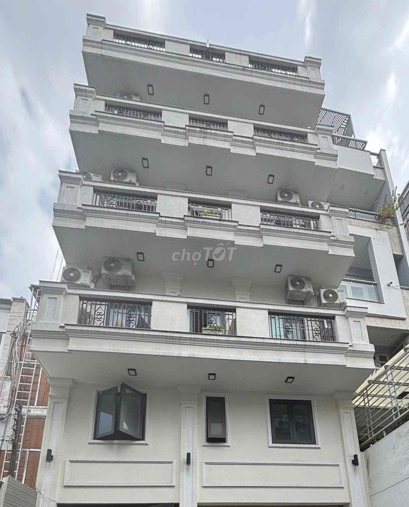 Rent a 5 million-car alleys with elevators and guards, car vaults wide.