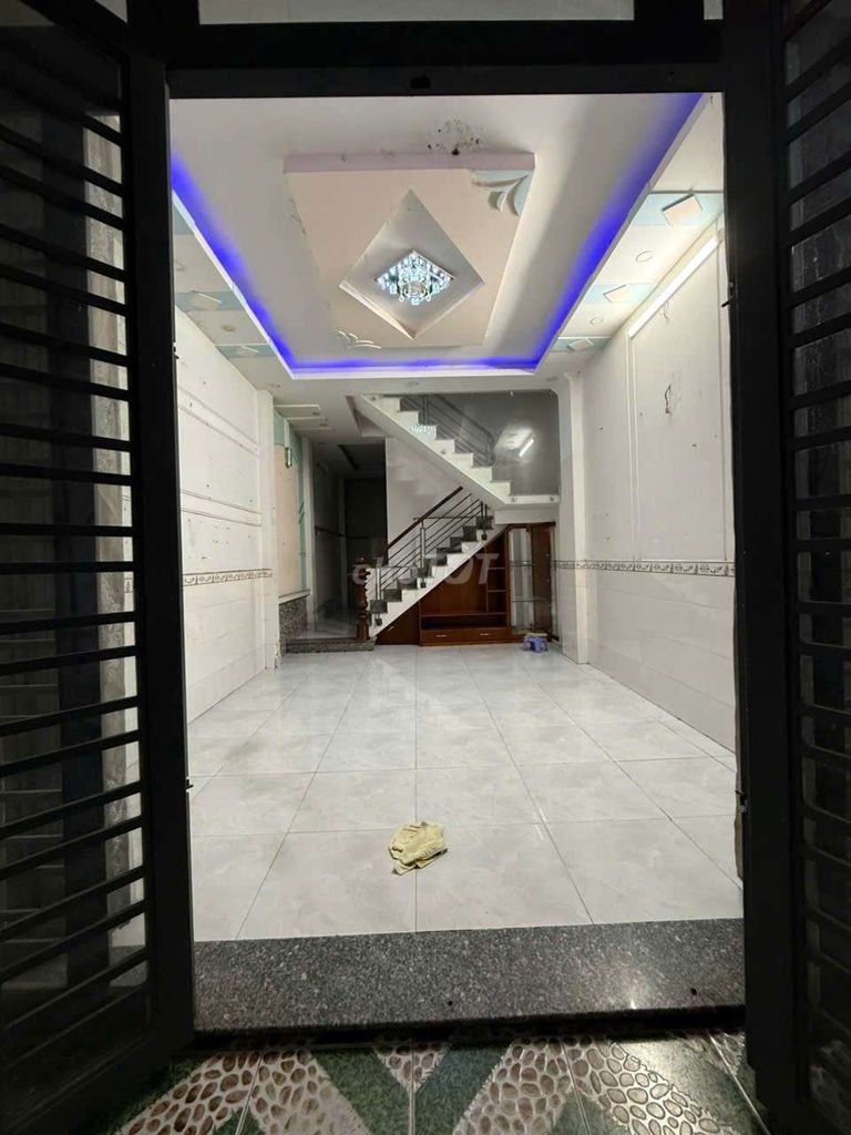 Four bedrooms. Five toll.