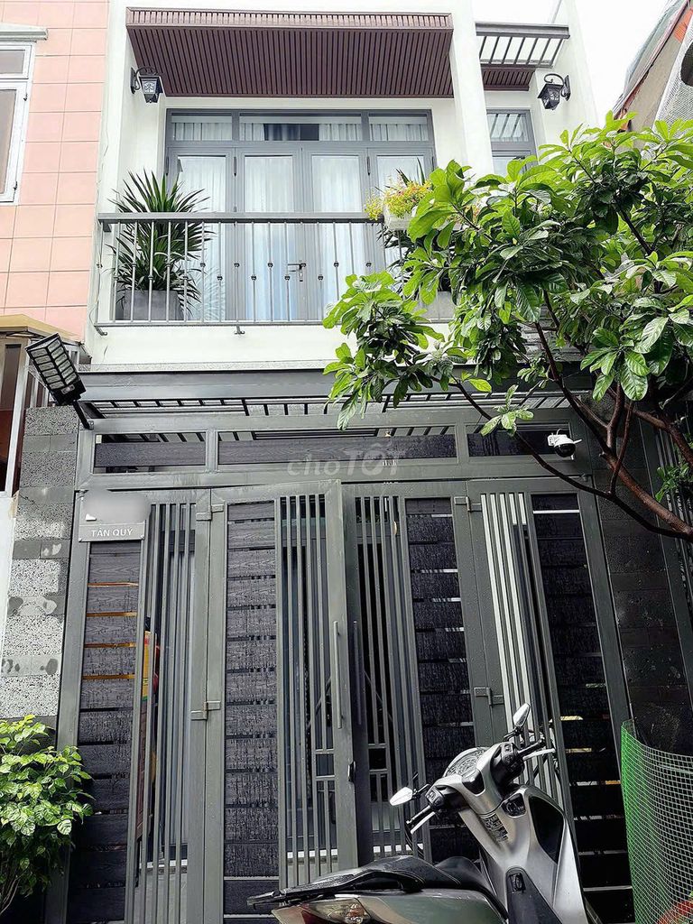 Rent an Tân Quý-Pq1 4/4 x 13 M truckhouse