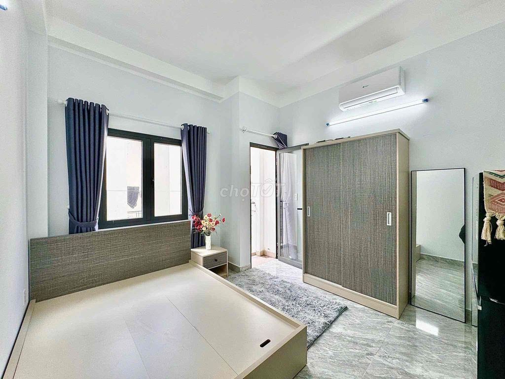 The private washing machine studio, right at T3 - vaa station.