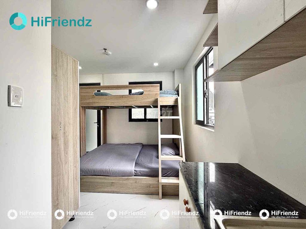 Rent a new room with a full block of furniture near the flower park.
