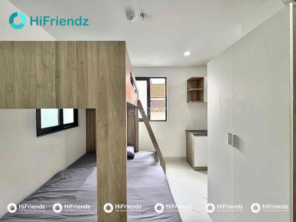 Rent a new room with a full block of furniture near the flower park.