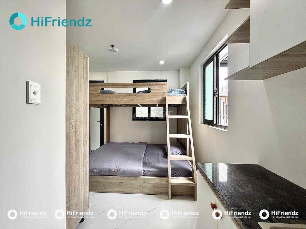 Rent a new room with a full block of furniture near the flower park.