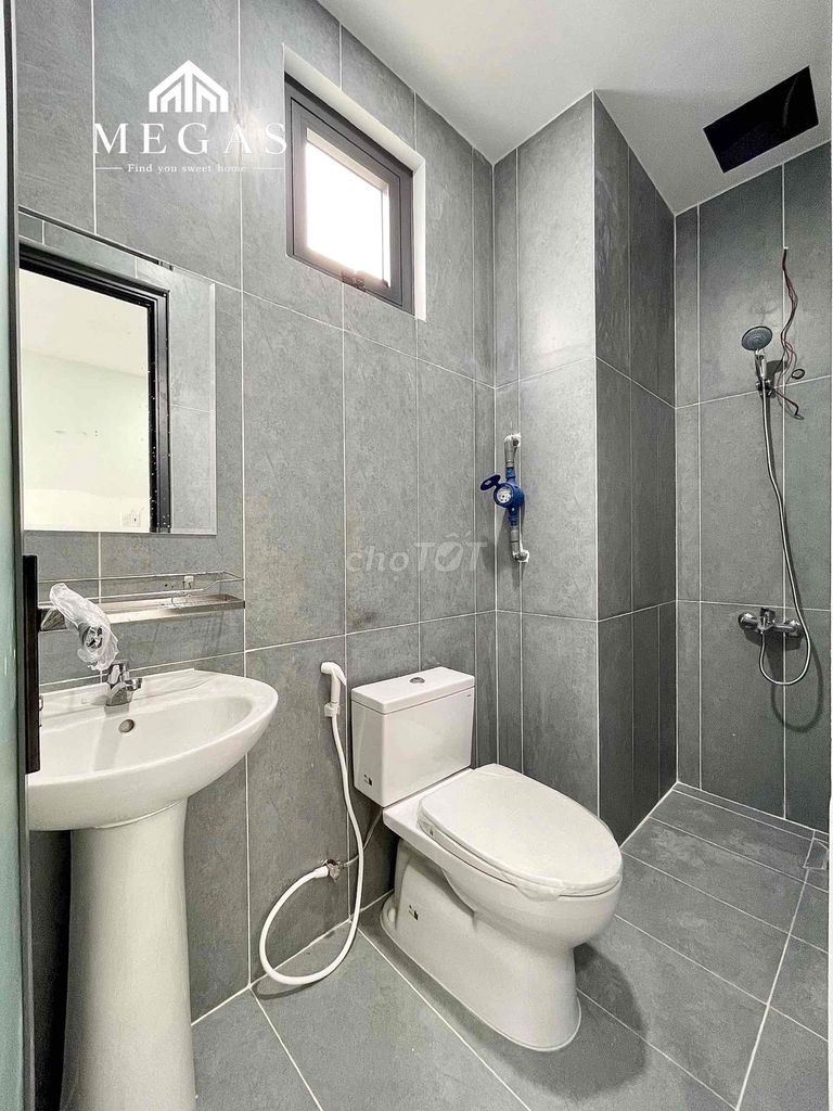 The new studio apartment is built in the middle-sclitored cvpm with a parking lot in the building.