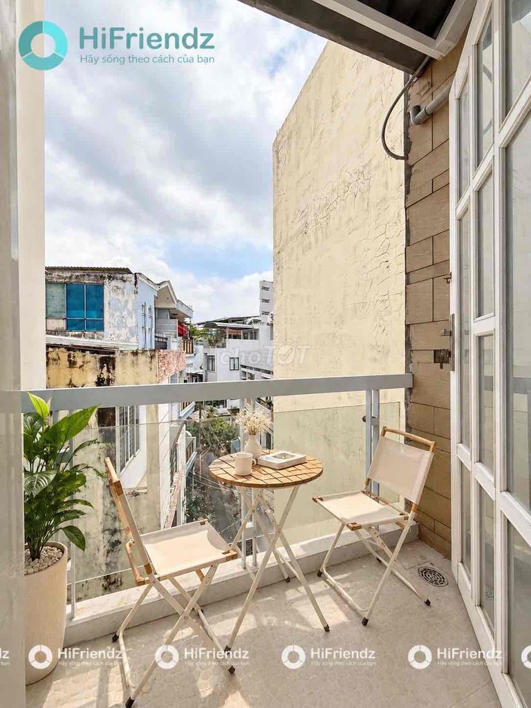 Open the curved apartment at the end of the Phú Nhuận log.