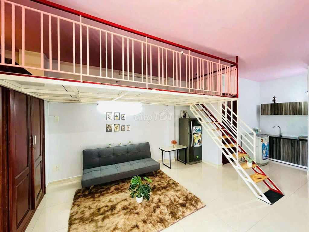 The ground - full interior was depicted as a four - quarter down near the district 6’S BORDER