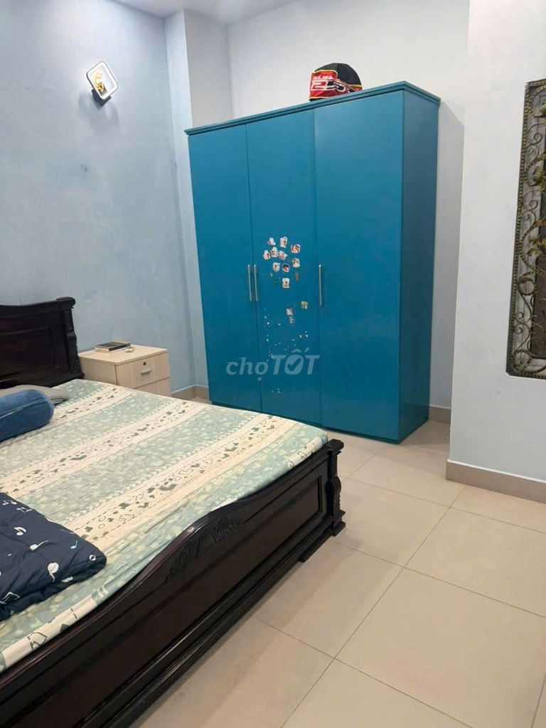 Rent 4X11 M 4 4th floor bedroom 3 Lê Trọng Tấn Alley toilets