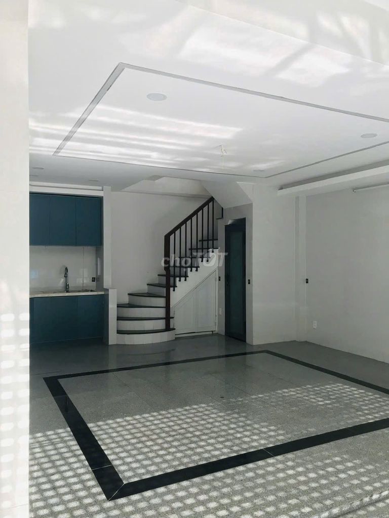 Rent a 14th Street. Tân Quý 5 x 10 p.m. Three bedrooms, three toilets.