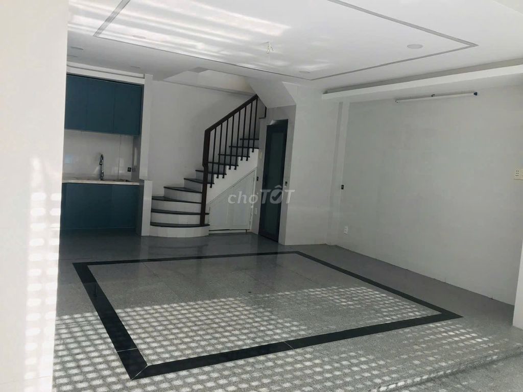 Rent a 14th Street. Tân Quý 5 x 10 p.m. Three bedrooms, three toilets.
