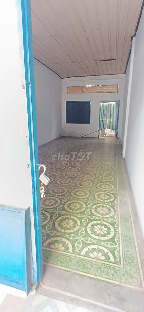 In the new neighborhood, 3.6 x25 meters, 2 bedrooms 2 in business. OK.