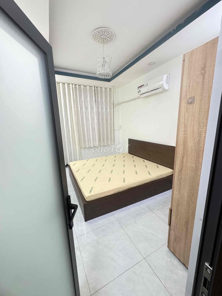 Rent the original house. Three bedrooms full of furniture. 380/180/1.780.