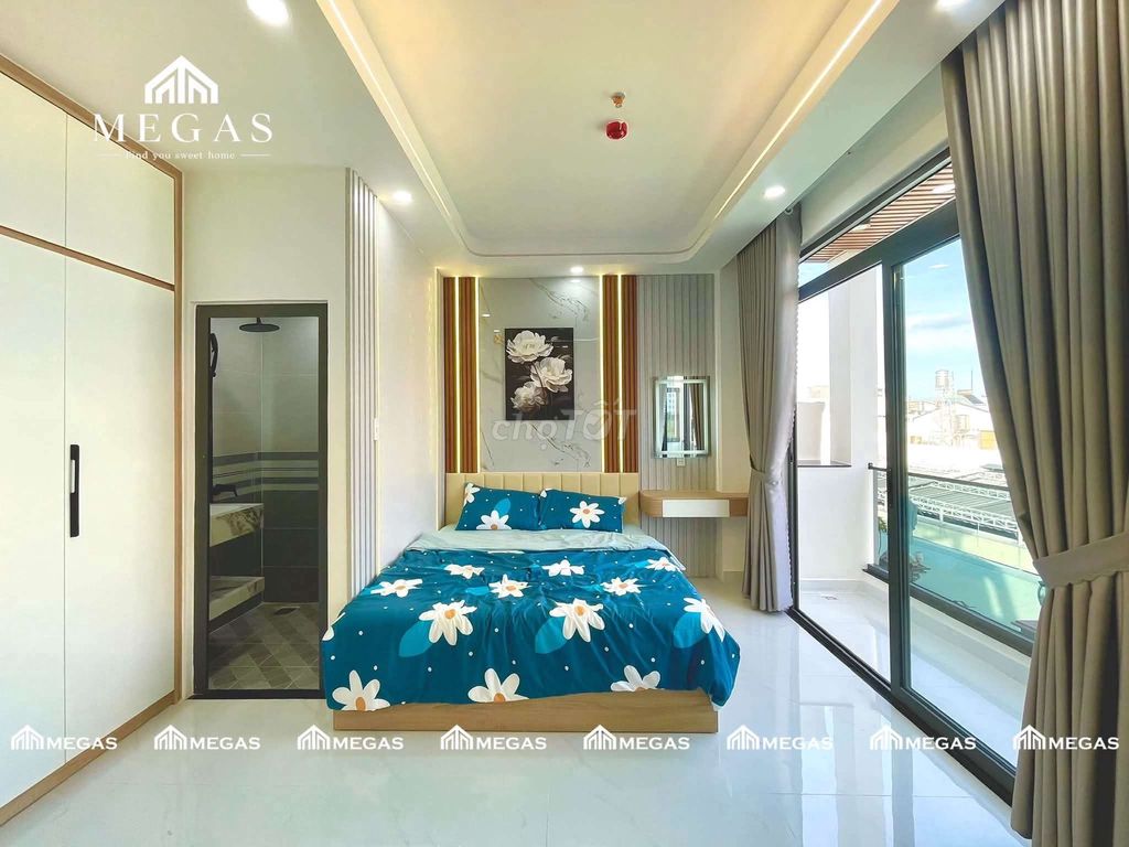 The balcony studio is at Hoàng Hoa Thám_full new interiors 100%