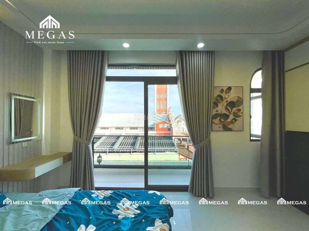The balcony studio is at Hoàng Hoa Thám_full new interiors 100%