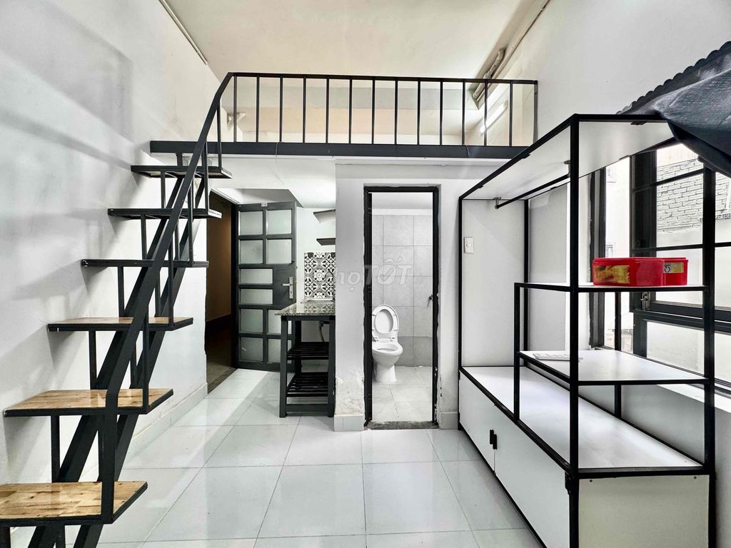 Rent the skygates near cmt8, 7 goods against District 10
